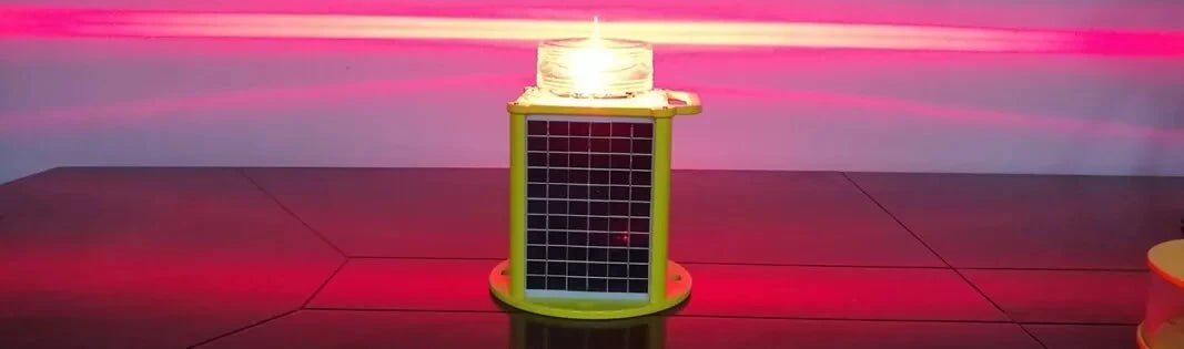 Solar Marine Light - Batterybuyer.ca